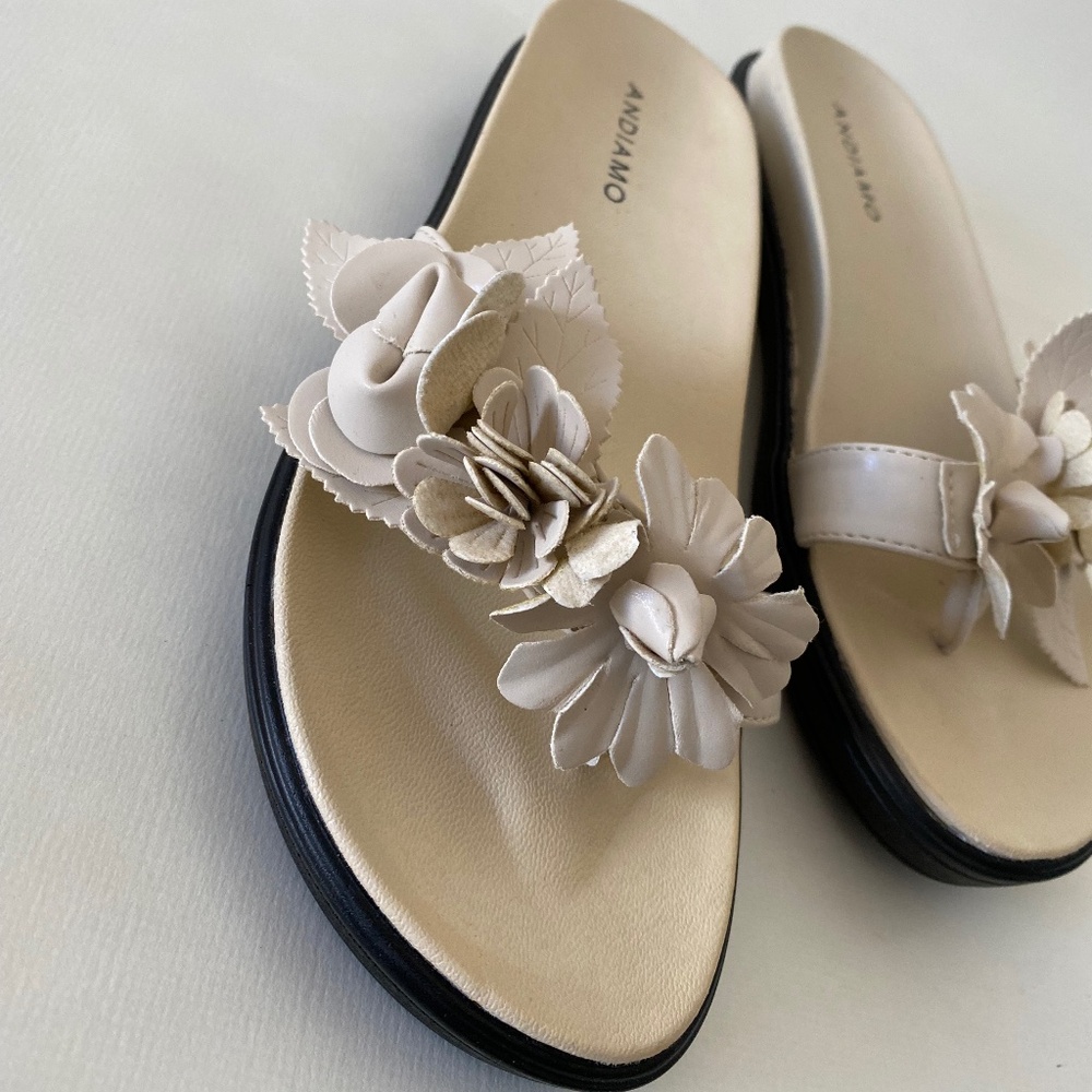 Comfy Floral Slides [New] Size 8.5